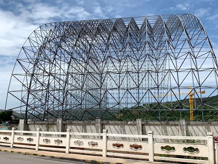 新泰山寨矿储煤棚网架